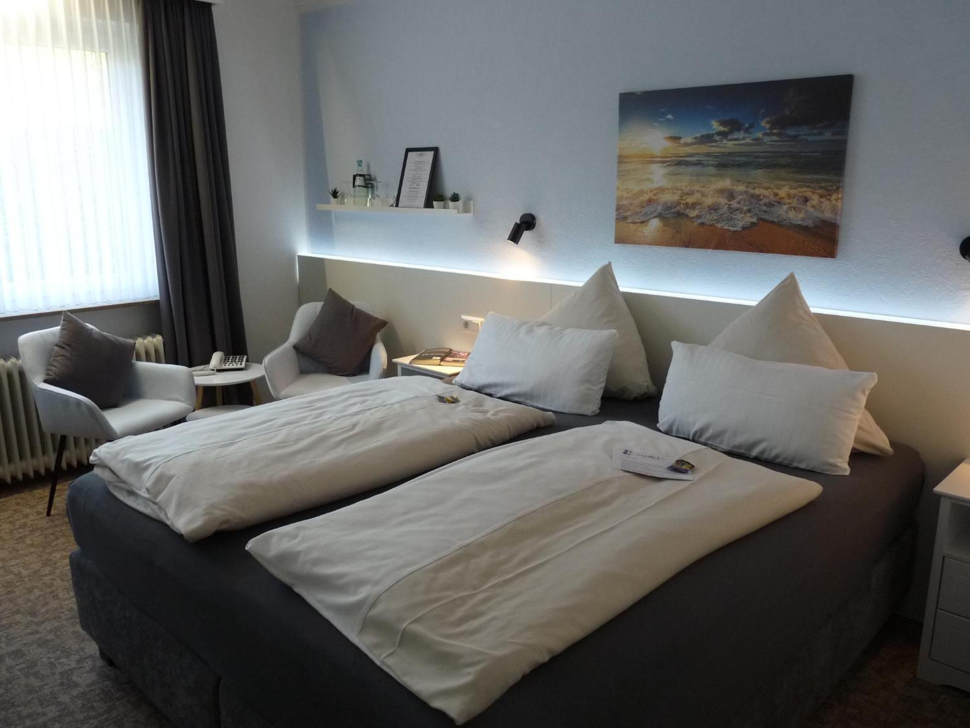 באד צווישנהם Hotel Zum Rosenteich מראה חיצוני תמונה