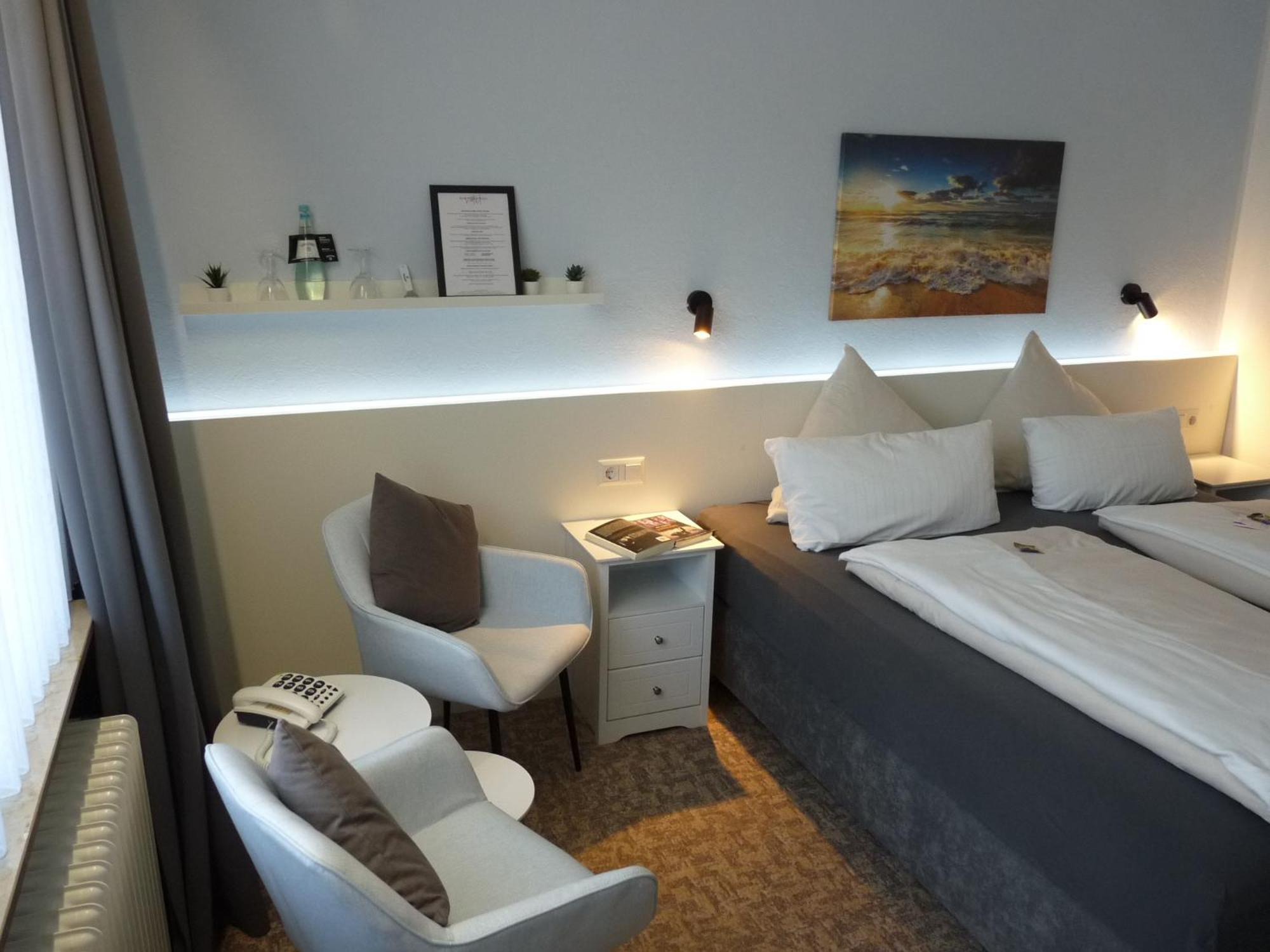 באד צווישנהם Hotel Zum Rosenteich מראה חיצוני תמונה
