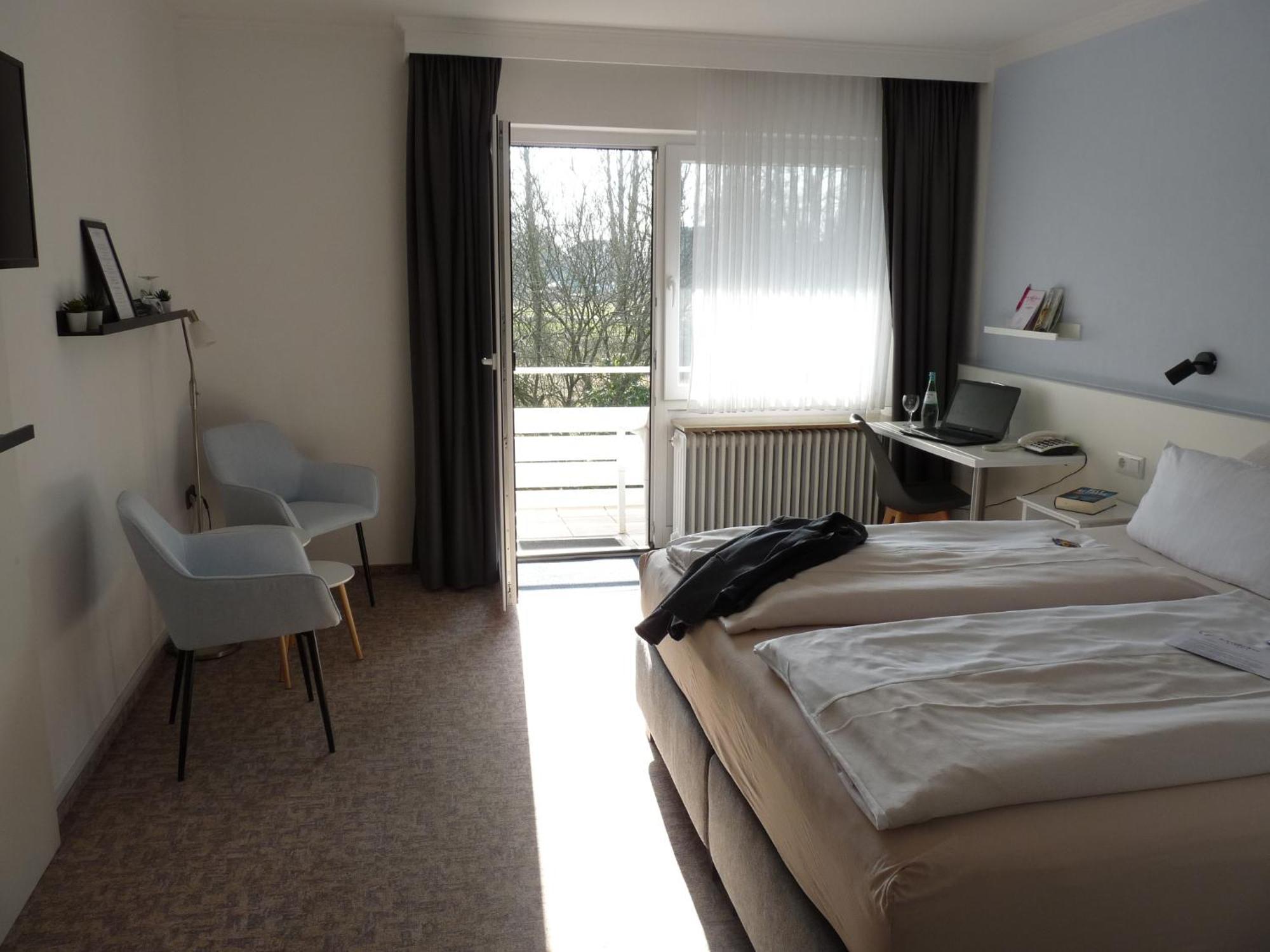 באד צווישנהם Hotel Zum Rosenteich מראה חיצוני תמונה