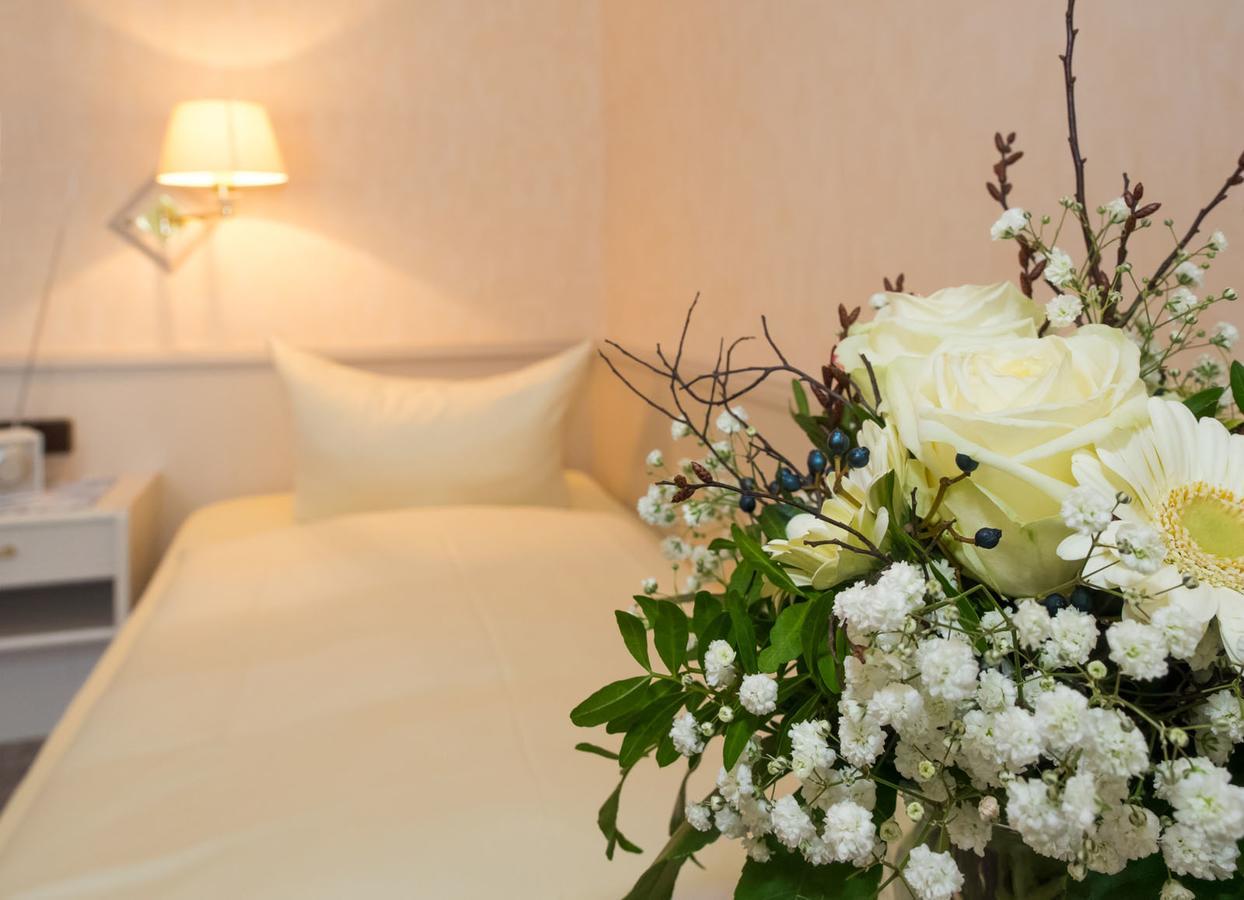 באד צווישנהם Hotel Zum Rosenteich מראה חיצוני תמונה
