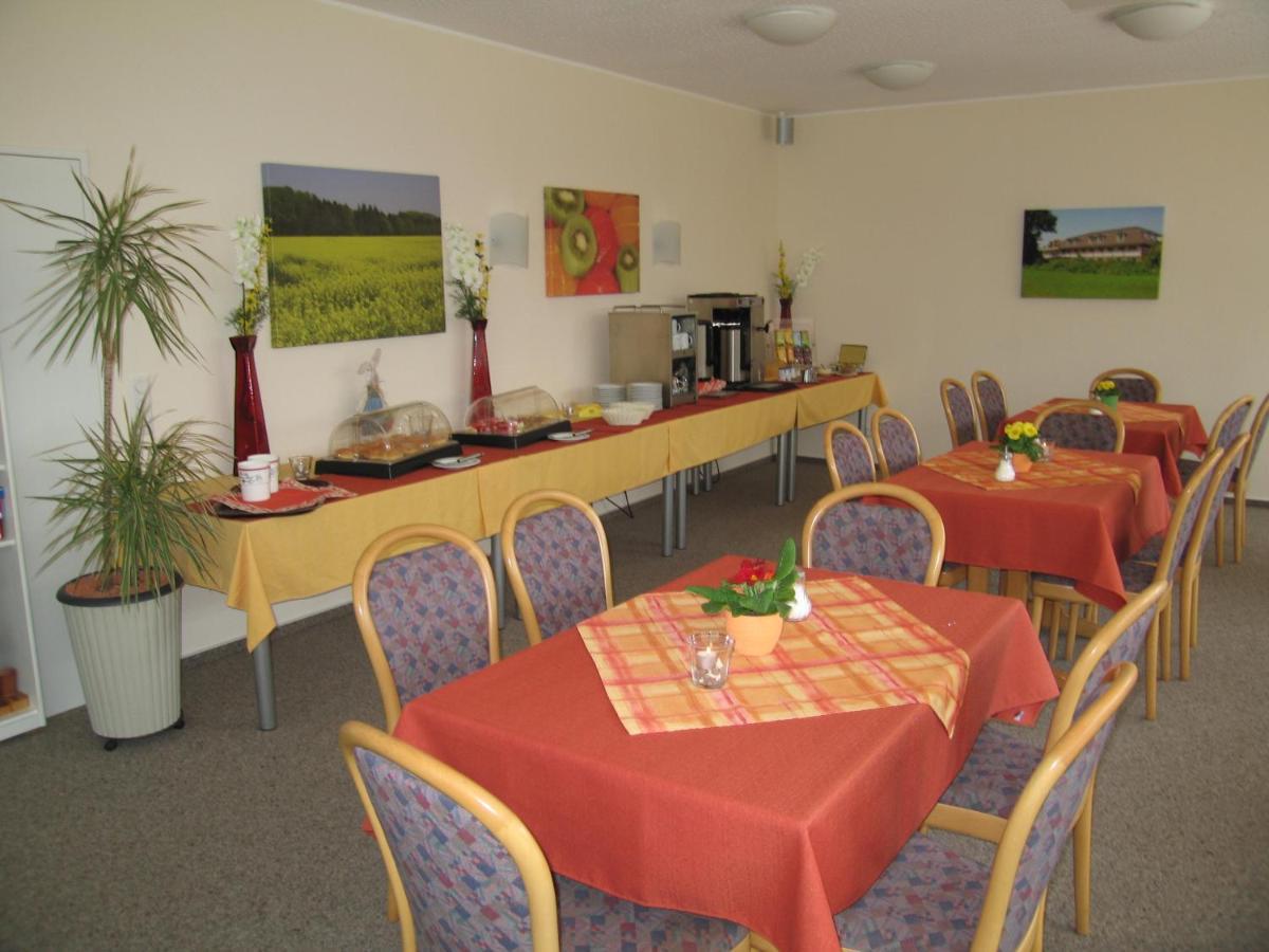 באד צווישנהם Hotel Zum Rosenteich מראה חיצוני תמונה