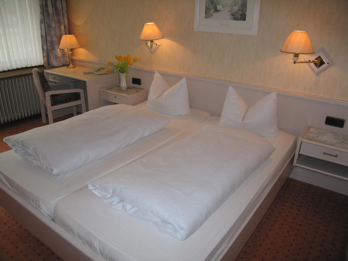 באד צווישנהם Hotel Zum Rosenteich מראה חיצוני תמונה