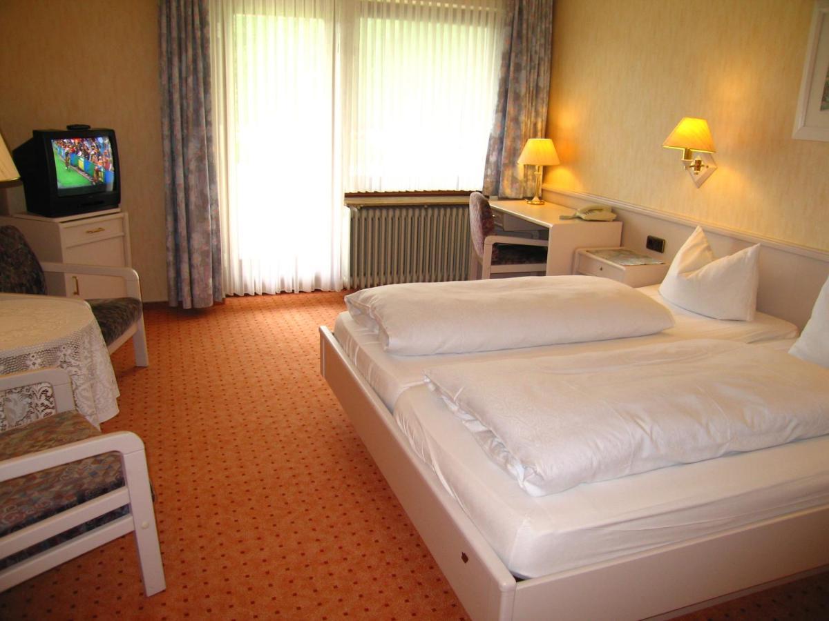 באד צווישנהם Hotel Zum Rosenteich מראה חיצוני תמונה