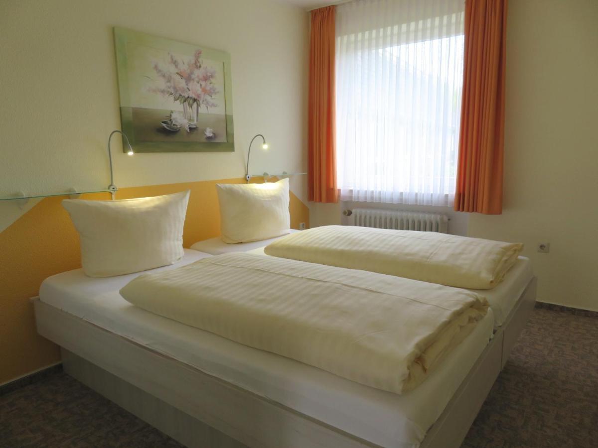 באד צווישנהם Hotel Zum Rosenteich מראה חיצוני תמונה